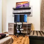 Hernad Apartment